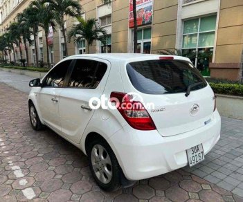 Hyundai i20 Huyndai  màu trắng số tự động nhập Ấn Đồng 2010 - Huyndai I20 màu trắng số tự động nhập Ấn Đồng