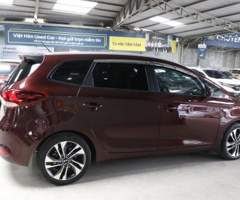 Kia Rondo 2018 - Xe màu đỏ