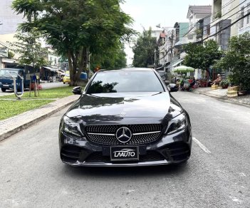 Mercedes-Benz C300 2020 - Màu xám, xe nhập