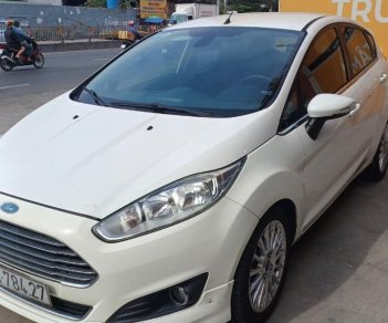 Ford Fiesta 2014 - Xe màu trắng giá ưu đãi