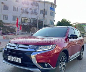 Mitsubishi Outlander 2018 - Màu đỏ giá cạnh tranh