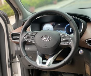 Hyundai Santa Fe 2022 - Biển Hà Nội, màu trắng siêu đẹp