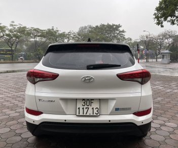 Hyundai Tucson 2018 - Cần bán lại xe màu trắng