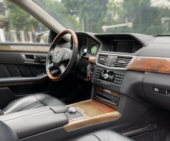 Mercedes-Benz E300 2011 - Xe đăng ký lần đầu 2011 chính chủ giá 569tr