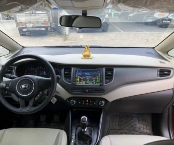 Kia Rondo 2018 - Màu đỏ số sàn