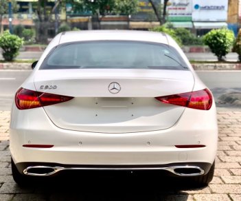 Mercedes-Benz C200 2023 - Khuyến mãi khủng đến 200tr - Trắng/nâu giao ngay