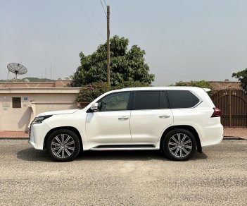 Lexus LX 570 2017 - Cần bán xe nhập Nhật, màu trắng camay