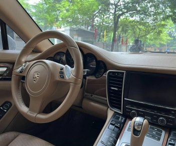 Porsche Panamera 2010 - Màu trắng