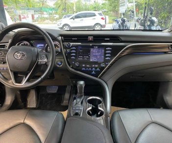 Toyota Camry 2020 - Màu đen, xe nhập