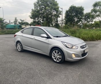 Hyundai Accent 2011 - Màu bạc đẹp