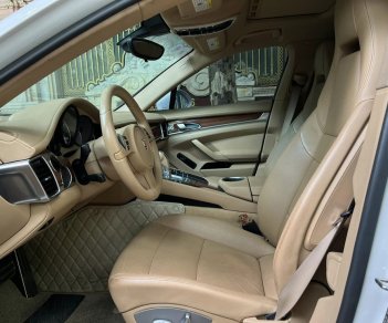 Porsche Panamera 2010 - Màu trắng