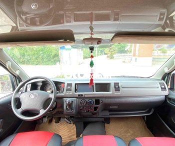 Toyota Hiace   2011 - TOYOTA HIACE