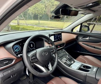 Hyundai Santa Fe 2022 - Màu trắng mới chạy 12.000km