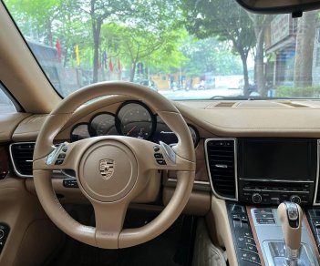 Porsche Panamera 2010 - Màu trắng