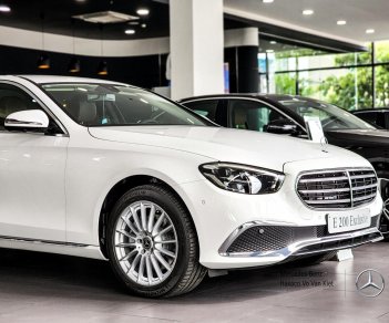 Mercedes-Benz E200 2023 - Xe có sẵn giao ngay