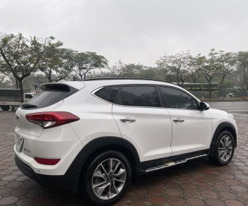 Hyundai Tucson 2018 - Cần bán lại xe màu trắng