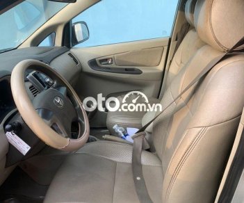 Toyota Innova Bán xe  số sàn đời 2014 màu bạc giá rẻ 2014 - Bán xe Innova số sàn đời 2014 màu bạc giá rẻ