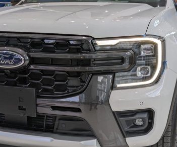 Ford Ranger 2023 - Tặng BHTV, nắp thùng, lót thùng, dán film