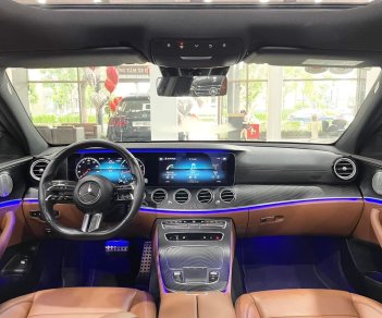 Mercedes-Benz E300 2022 - Màu trắng, giá tốt