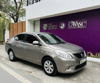 Nissan Sunny 2013 - Màu xám