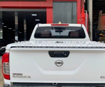 Nissan Navara 2016 - Lên nhiều đồ chơi