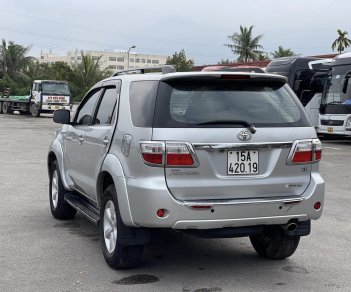 Toyota Fortuner 2010 - Màu bạc số tự động