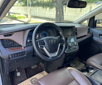 Toyota Sienna 2018 - Lăn bánh 5 vạn