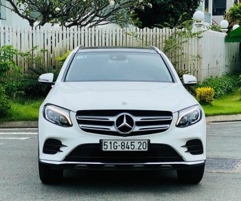 Mercedes-Benz GLC 300 2018 - Màu trắng, nội thất kem