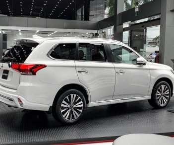 Mitsubishi Stavic 2022 - Giảm 50% trước bạ - Lãi suất ưu đãi 9.9%