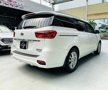 Kia Sedona 2018 - Màu trắng