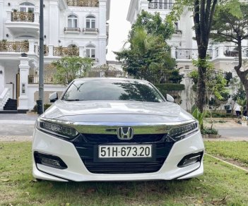 Honda Accord 2020 - Chỉ cần 300 triệu sở hữu ngay xe nhập Honda Accord Turbo màu trắng, giá 920 triệu