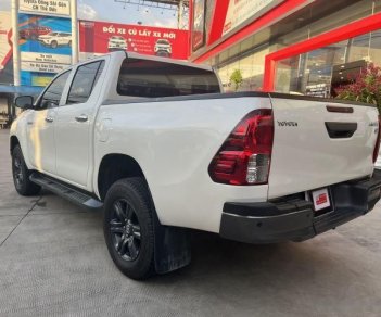 Toyota Hilux 2021 - Màu trắng, xe nhập số tự động