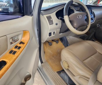 Toyota Innova 2009 - Xe màu bạc