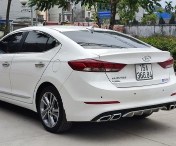 Hyundai Elantra 2018 - Xe màu trắng xe gia đình