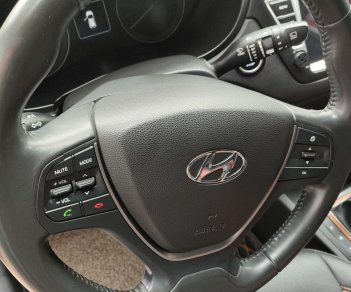 Hyundai i20 Active 2015 - Cần bán lại xe giá 415 triệu