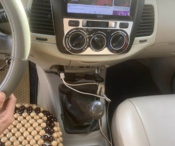 Toyota Innova 2011 - Xe màu bạc