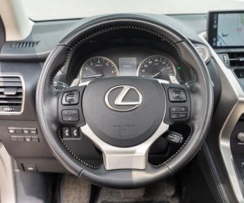 Lexus NX 300 2020 - Cần bán xe odo 1,9 vạn km