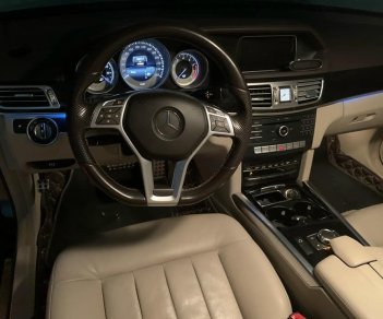 Mercedes-Benz E250 2015 - Màu đen, giá cực tốt