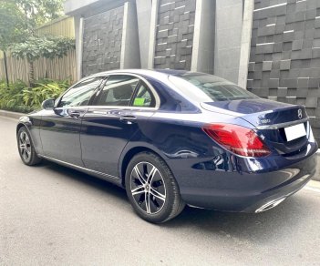 Mercedes-Benz C180 2020 - Màu xanh Cavansize mua mới từ hãng