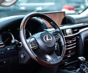 Lexus LX 570 2016 - Màu trắng, nhập khẩu nguyên chiếc