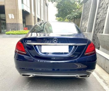 Mercedes-Benz C180 2020 - Màu xanh Cavansize mua mới từ hãng