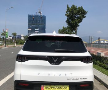 VinFast LUX SA2.0 2019 - Màu trắng giá ưu đãi