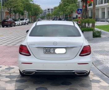 Mercedes-Benz E200 2016 - Xe màu trắng