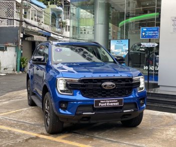 Ford Everest 2023 - Màu xanh - Giá bán khuyến mãi tốt nhất thị trường