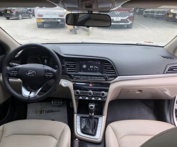 Hyundai Elantra 2021 - Màu trắng, giá cực tốt
