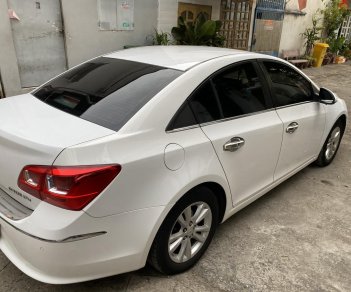 Chevrolet Cruze 2015 - Cần bán xe màu trắng