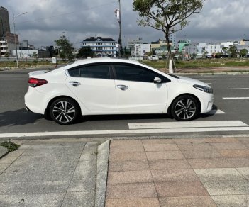 Kia Cerato 2018 - Xe màu trắng