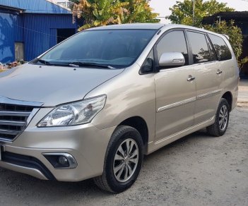 Toyota Innova 2015 - Xe màu bạc