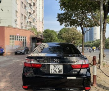 Toyota Camry 2018 - Xe màu đen, giá 795tr