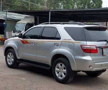 Toyota Fortuner 2010 - Màu bạc, giá ưu đãi